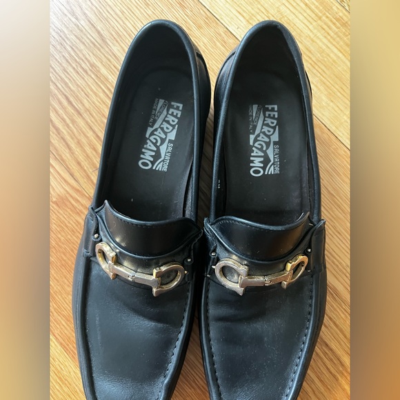 Ferragamo mens loafer size 10. - Picture 2 of 4